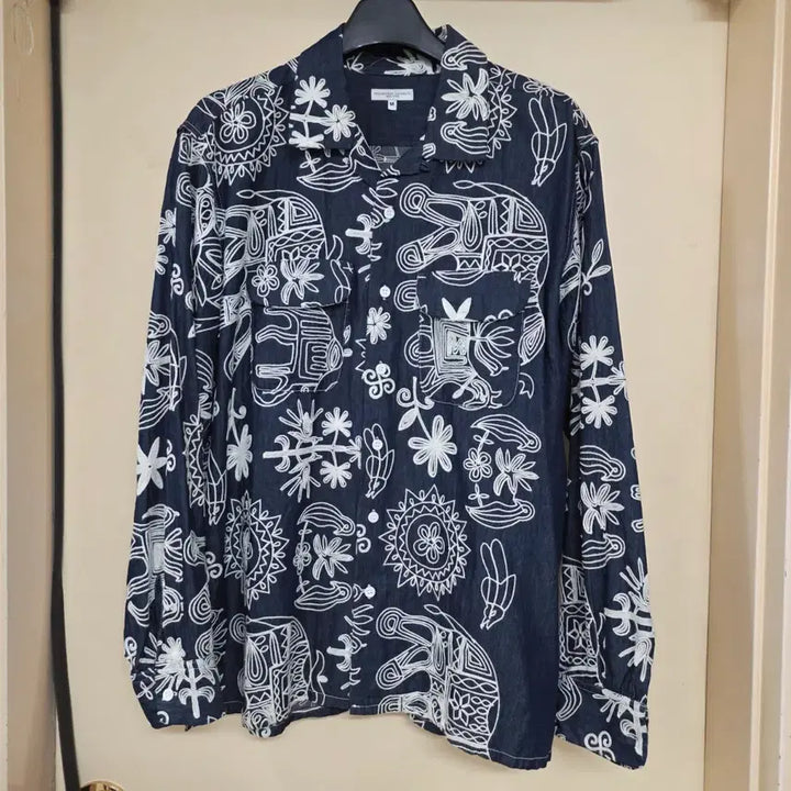 [BUNJANG] Engineered Garments Indigo White Embroidery Cotton Snap Up Shirt / [M] 엔지니어드 가먼츠 인디고화이트 자수 코튼 스냅업 셔츠 엔가
