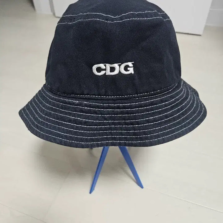 [BUNJANG] Comme des Garçons CDG Navy Bucket Hat L/XL / CDG 꼼데가르송 버킷햇 네이비 L/XL