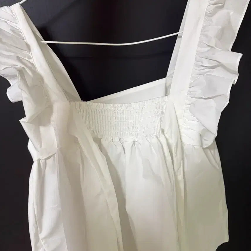 [BUNJANG] Avery Blouse / 에이블리 블라우스