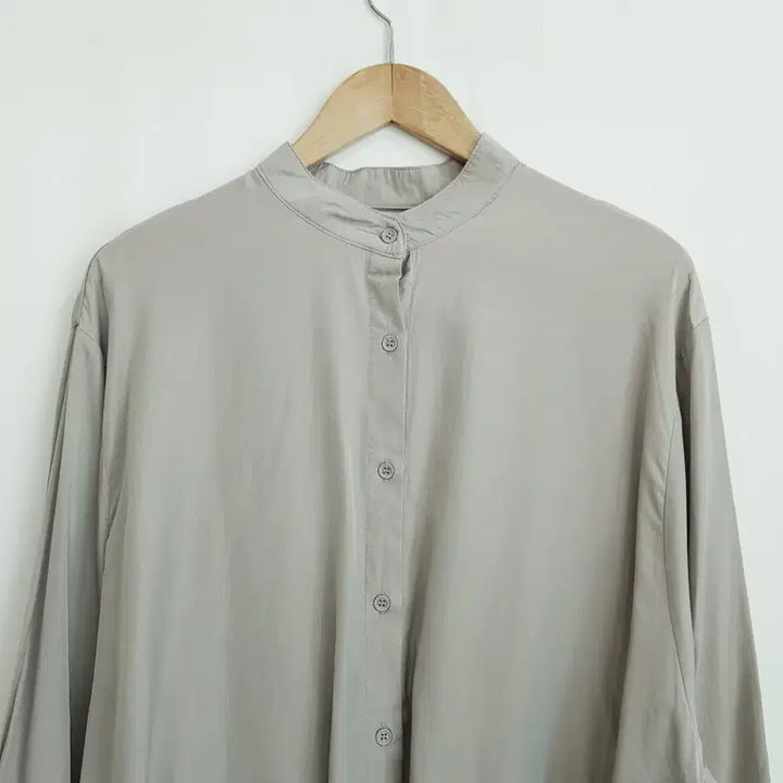 [BUNJANG] Vintage Satin Twisted Long Sleeve Blouse / 빈티지 가오리핏 꼬임 오피스룩 새틴 긴팔 롱 블라우스 여F Q578