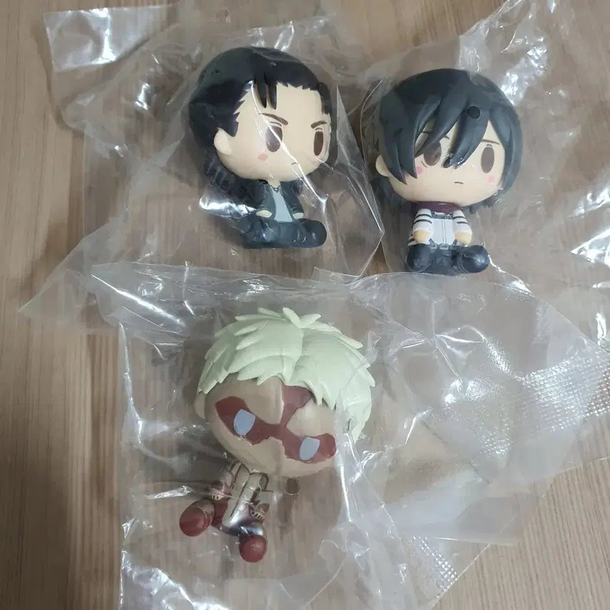 [BUNJANG] Attack on Titan Ichiban Kuji Chokonokko Figure Bundle Set (Eren, Mikasa, Armored Titan) / 진격의거인 제일복권 H상 에렌, 미카사, 한지 초코노코 일괄 양도합니다.