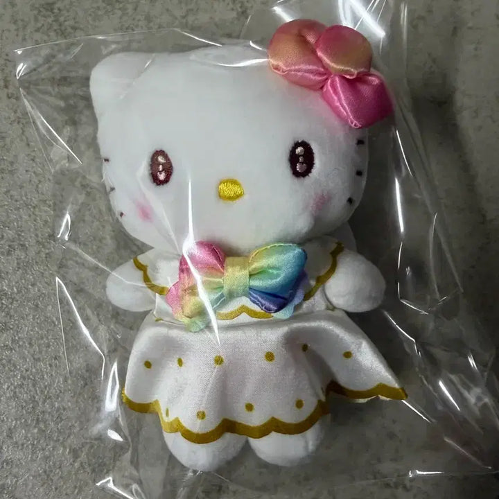 [BUNJANG] Sanrio Ichigo 50th Anniversary Pop-up Limited Mascot Kitty / 산리오 이치고50주년 팝업 한정 마스코트 키티