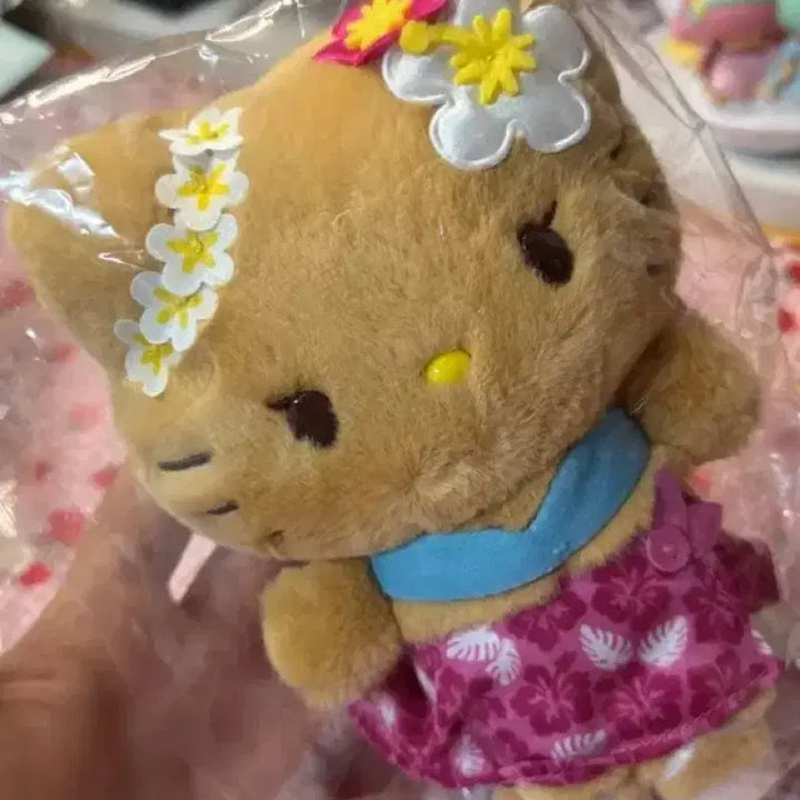 [BUNJANG] Sanrio Hello Kitty Tokonatsu Vacation Tanning Kitty Mascot Keychain / 산리오 헬로키티 토코나츠 베케이션 태닝키티 마스코트키링