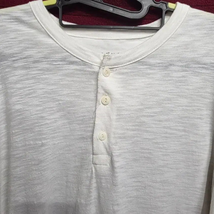 [BUNJANG] ZIOZIA Henry Neck Long Sleeve T-shirt White / 지오송지오 헨리넥 긴팔 티셔츠 화이트