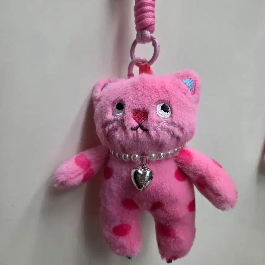 [BUNJANG] Pink Cat Plush Keychain with Heart Necklace / 핑크 고양이 인형 키링 하트 목걸이