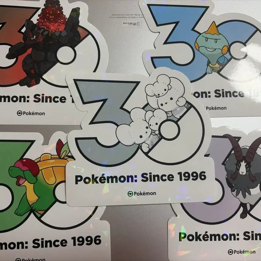 [BUNJANG] Pokemon 30th Anniversary Logo Sticker Bundle Set (with Familijou, Calciron, Biteybo, Beauur) / 포켓몬 30주년 로고 스티커 파밀리쥐 석탄산 깨물부기 단지래플 배우르