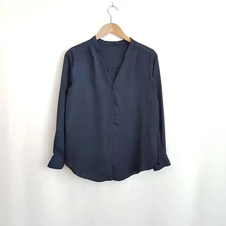 [BUNJANG] Uniqlo V-Neck Boxy Long-Sleeve Blouse - Navy, Women&
