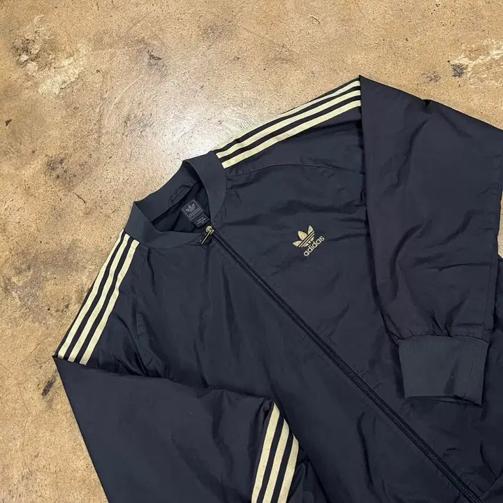 [BUNJANG] Adidas 3-Stripes Track Jacket Black Gold / [정품/100] 아디다스 삼선 트랙 자켓 블랙 골드 골검 져지