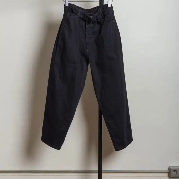 [BUNJANG] Comoli 25AW Denim Belted Pants / 코모리 25aw 데님 벨티드 팬츠 1
