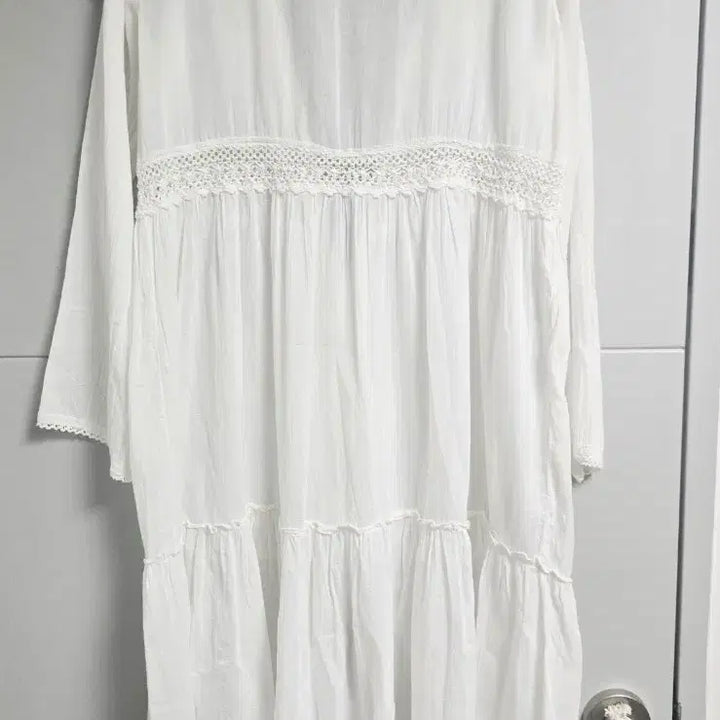 [BUNJANG] White Embroidered Eyelet Long Robe Dress / 화이트 자수 아일렛 롱 로브 원피스