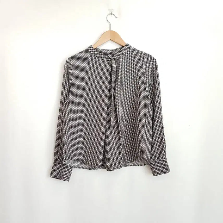 [BUNJANG] Vintage Pattern Long Sleeve Blouse (Women&