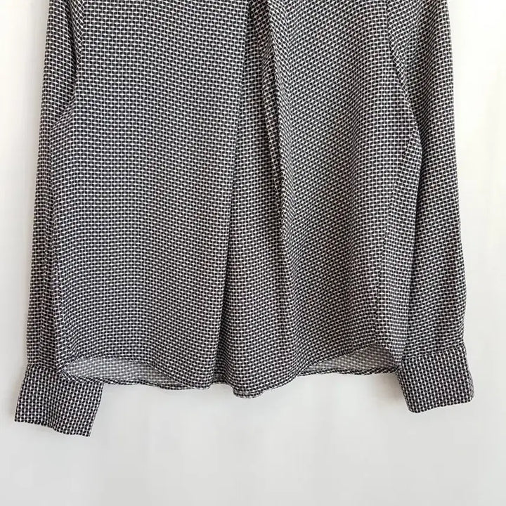 [BUNJANG] Vintage Pattern Long Sleeve Blouse (Women&