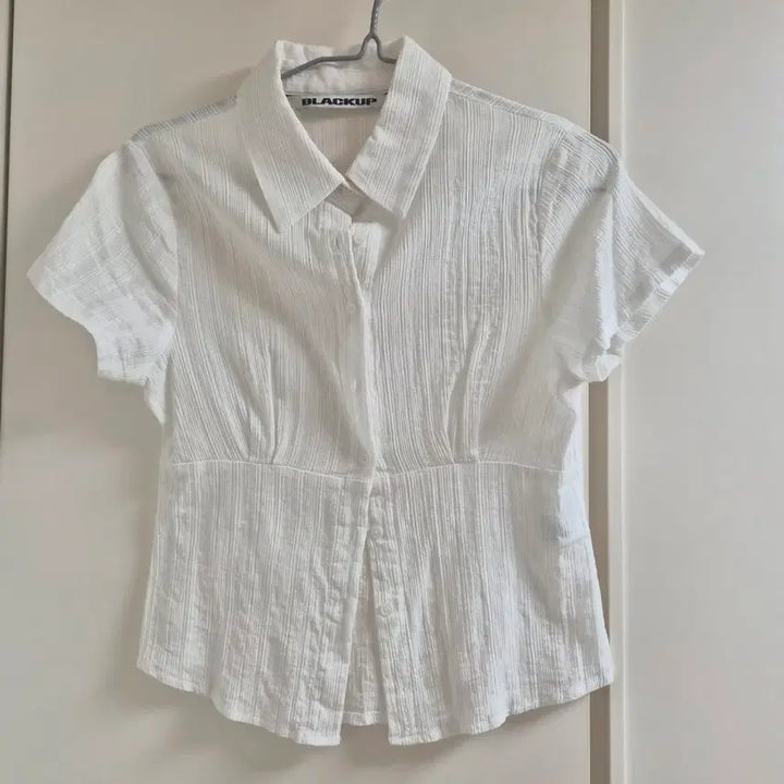 [BUNJANG] Black Up Winkle Pleats Short Sleeve Shirt (White) / 블랙업 윈클 플리츠 반팔 셔츠(화이트)