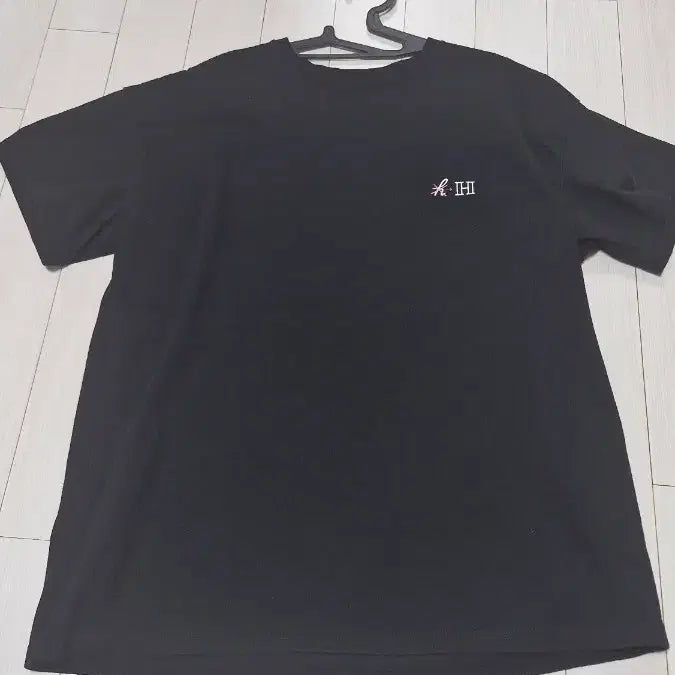 [BUNJANG] Lookism Hostel T-Shirt / 외모지상주의(외지주) 호스텔 티셔츠
