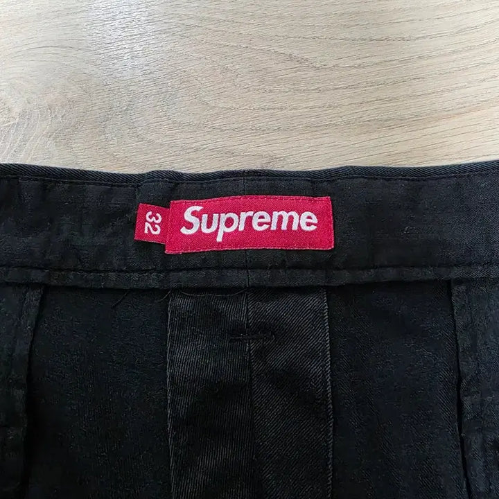 [BUNJANG] Supreme 25FW Pin Up Girl Chino Pants Black Size 32 / 슈프림 25FW 핀업걸 치노 팬츠 블랙 32