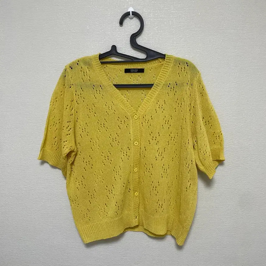 [BUNJANG] Yellow Punch Short Sleeve Knit / 노랑 펀칭 반팔 니트
