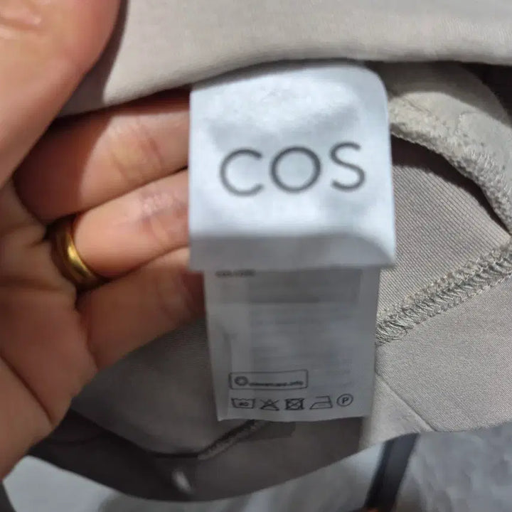 [BUNJANG] COS Beige Hooded Sweatshirt / COS 코스 베이지색 후드티
