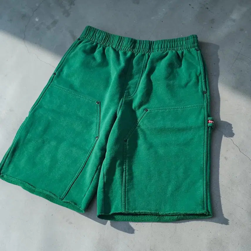 [BUNJANG] Supreme Double Knee Painter Sweatshorts Bermuda Green 26SS / 새제품M 슈프림 더블니 페인터 스웨트쇼츠 버뮤다 반바지 그린 - 26SS