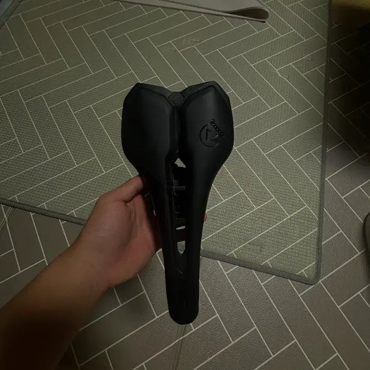 [BUNJANG] Shimano Pro Falcon Saddle + Zipp Service Course Seatpost / 시마노 프로 팔콘 안장+짚 서비스 코스 싯포스트 판매합니다