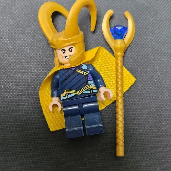 [BUNJANG] LEGO Super Heroes Loki Minifigure + Weapon / 레고 슈퍼히어로즈 로키 미니피규어 + 무기