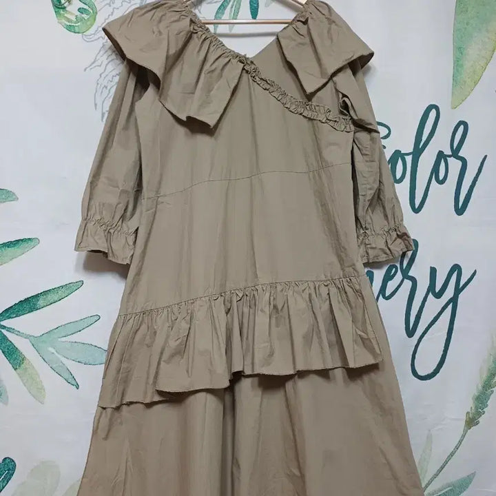 [BUNJANG] Mill Studio Frill Dress Beige / ~66 밀스튜디오/ 프릴 원피스 베이지