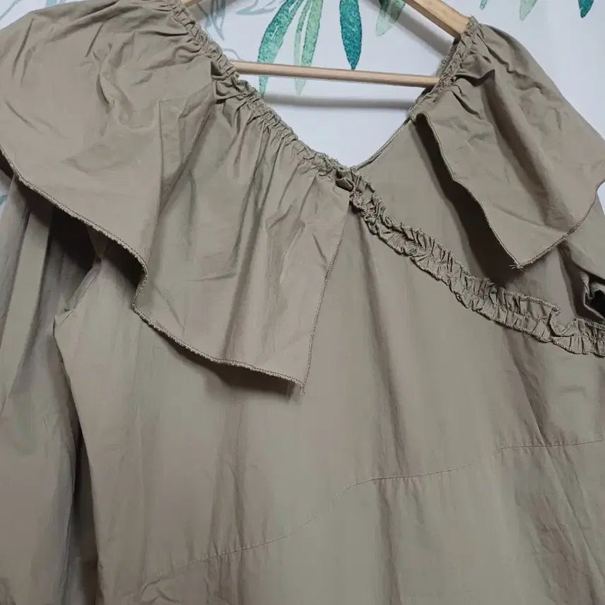 [BUNJANG] Mill Studio Frill Dress Beige / ~66 밀스튜디오/ 프릴 원피스 베이지