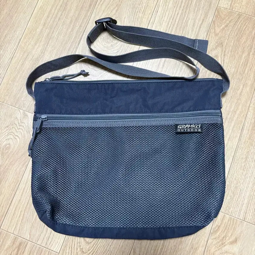 [BUNJANG] Gramicci Sacoche Bag Navy / 그라미치 사코슈 백 / 네이비