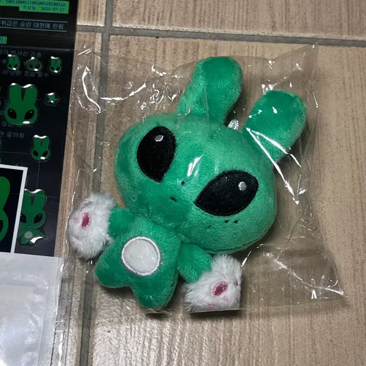 [BUNJANG] Choi Rip-u Alien Rabbit Tracking HQ Doll / 최립우 인형 외계토끼 추적본부 왹토 양도