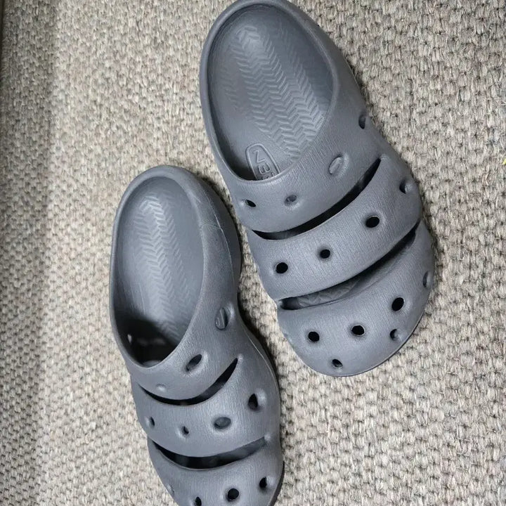 [BUNJANG] Kin ­ Slip-on Shoes (Gray 260, White 250) / 킨 슬러퍼 회색260  흰색250