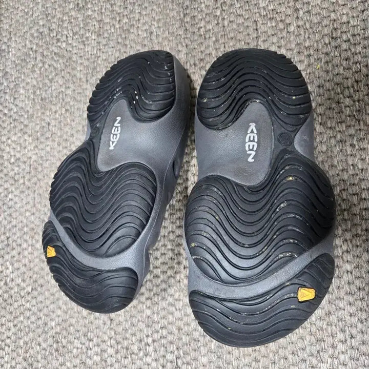 [BUNJANG] Kin ­ Slip-on Shoes (Gray 260, White 250) / 킨 슬러퍼 회색260  흰색250