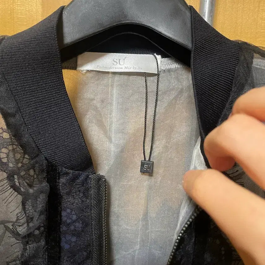 [BUNJANG] SU See-through Lace Bomber Jacket / 새상품 SU 시스루 레이스 봄버 자켓 점퍼