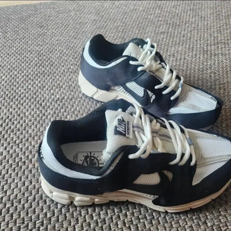 [BUNJANG] Nike Vomero Wolf Grey "ST" Sneakers / 나이키 보메로 블랙/화이트 운동화st