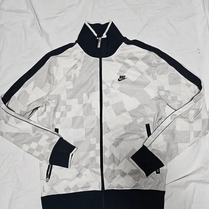 [BUNJANG] Nike Geometric Pattern Track Jacket L / 나이키 기하 패턴 트랙탑 져지 자켓 L