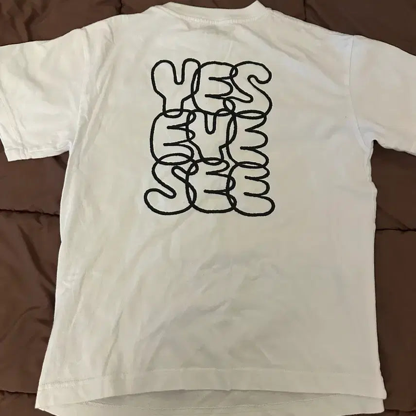[BUNJANG] YESEYESEE Logo White Short Sleeve T-Shirt / YESEYESEE 로고 화이트 반팔 티셔츠