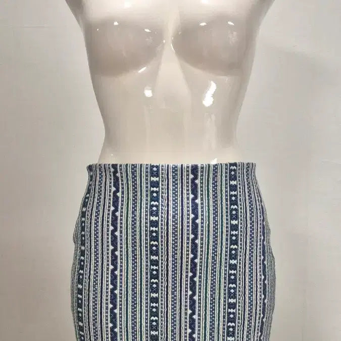 [BUNJANG] Zara Striped Midi Skirt Size S / 자라 스트라이프 스커트 S 사이즈
