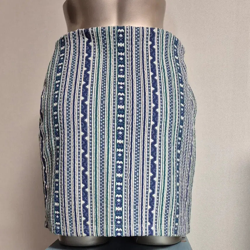 [BUNJANG] Zara Striped Midi Skirt Size S / 자라 스트라이프 스커트 S 사이즈