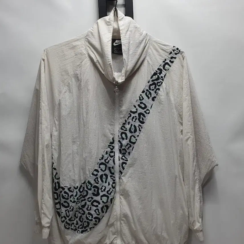 [BUNJANG] Nike Big Swoosh Animal Leopard Woven Jacket White / 나이키 바람막이 빅스우시 에니멀 레오파드 우븐 자켓 화이트 s