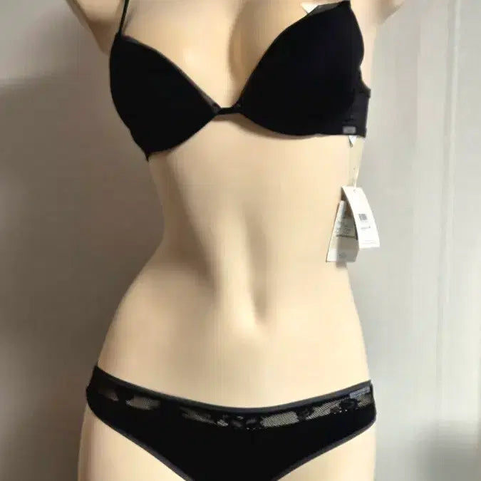 [BUNJANG] Calvin Klein Black Sheer Bra Panty Set 34A S / 캘빈클라인 블랙 시스루 브라 팬티 34A S