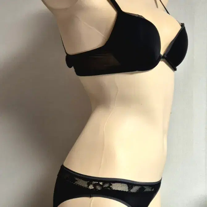 [BUNJANG] Calvin Klein Black Sheer Bra Panty Set 34A S / 캘빈클라인 블랙 시스루 브라 팬티 34A S