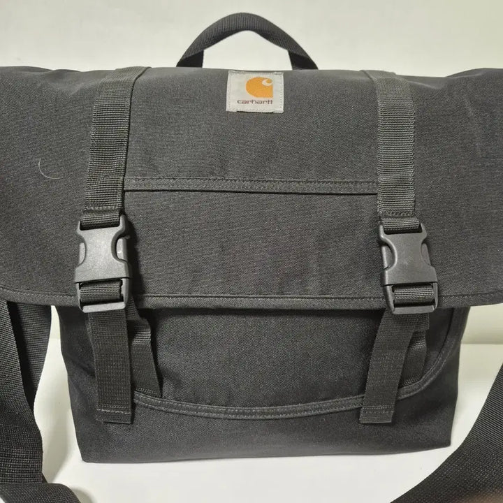 [BUNJANG] Carhartt Black Messenger Bag / 칼하트 블랙 메신저백 가방