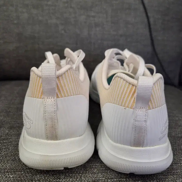 [BUNJANG] Skechers Flex Appeal 2.0 White 245 / 스케쳐스 플렉스 어필 2.0 화이트 245