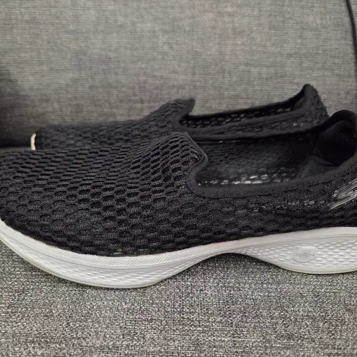 [BUNJANG] Skechers Mesh Slip-on Shoes 240 / 스케쳐스 메쉬 슬립온 240