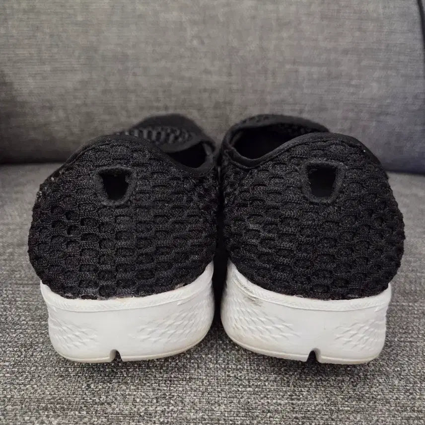 [BUNJANG] Skechers Mesh Slip-on Shoes 240 / 스케쳐스 메쉬 슬립온 240