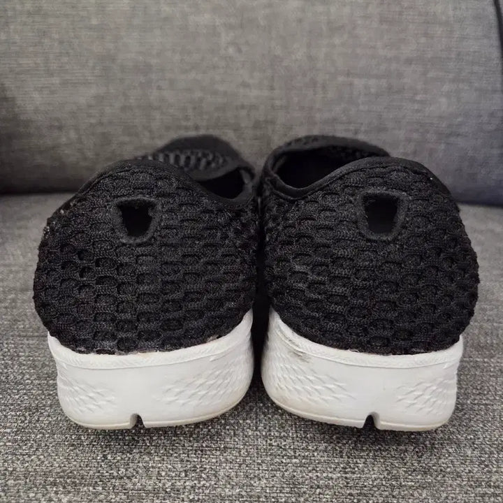 [BUNJANG] Skechers Mesh Slip-on Shoes 240 / 스케쳐스 메쉬 슬립온 240