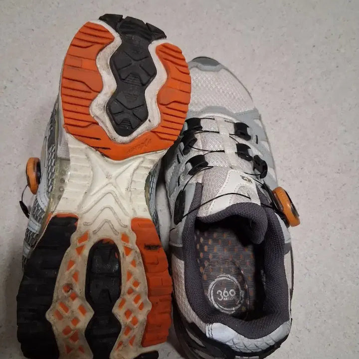 [BUNJANG] K2 Dial Hiking Shoes - White/Gray / K2 등산화 운동화 다이얼 화이트/그레이