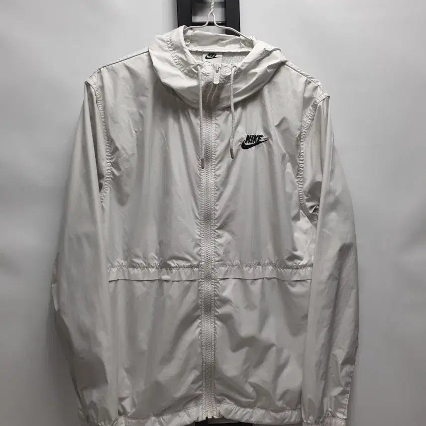 [BUNJANG] Nike Essential Repel Woven Hooded Jacket White / 나이키 바람막이 에센셜 리펠 우븐 후드 자켓 화이트 m