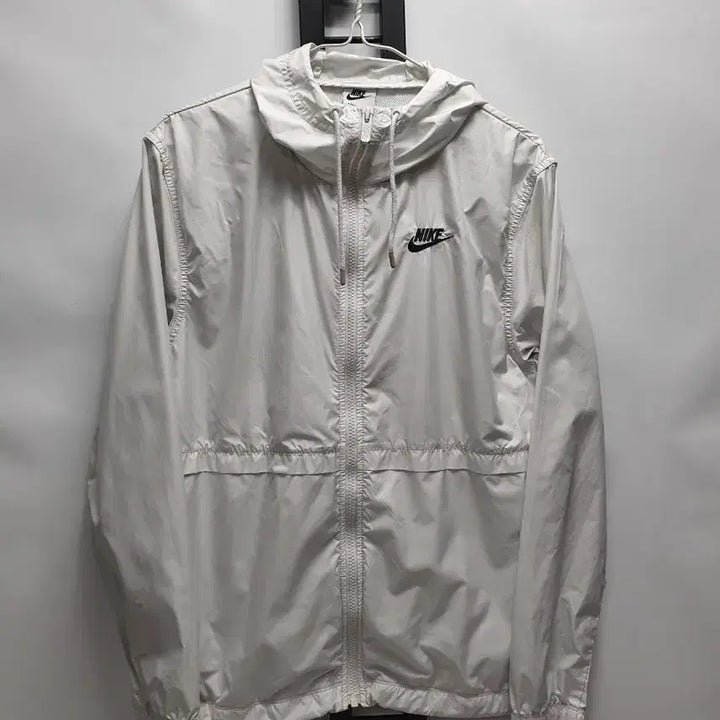 [BUNJANG] Nike Essential Repel Woven Hooded Jacket White / 나이키 바람막이 에센셜 리펠 우븐 후드 자켓 화이트 m