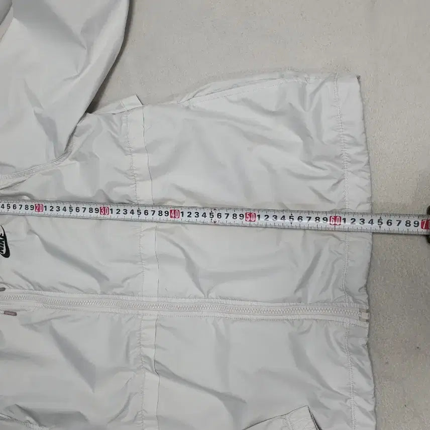 [BUNJANG] Nike Essential Repel Woven Hooded Jacket White / 나이키 바람막이 에센셜 리펠 우븐 후드 자켓 화이트 m