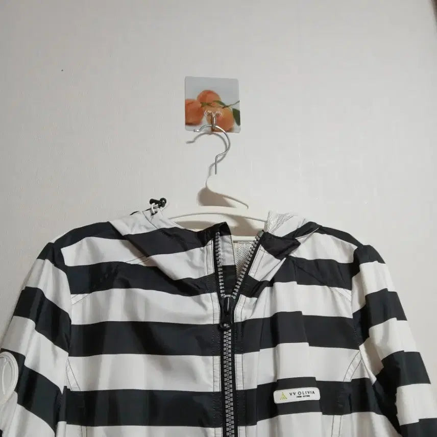 [BUNJANG] VV OLIVIA Striped Windbreaker Jumper / VV OLIVIA 스트라이프 바람막이