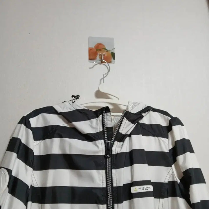 [BUNJANG] VV OLIVIA Striped Windbreaker Jumper / VV OLIVIA 스트라이프 바람막이